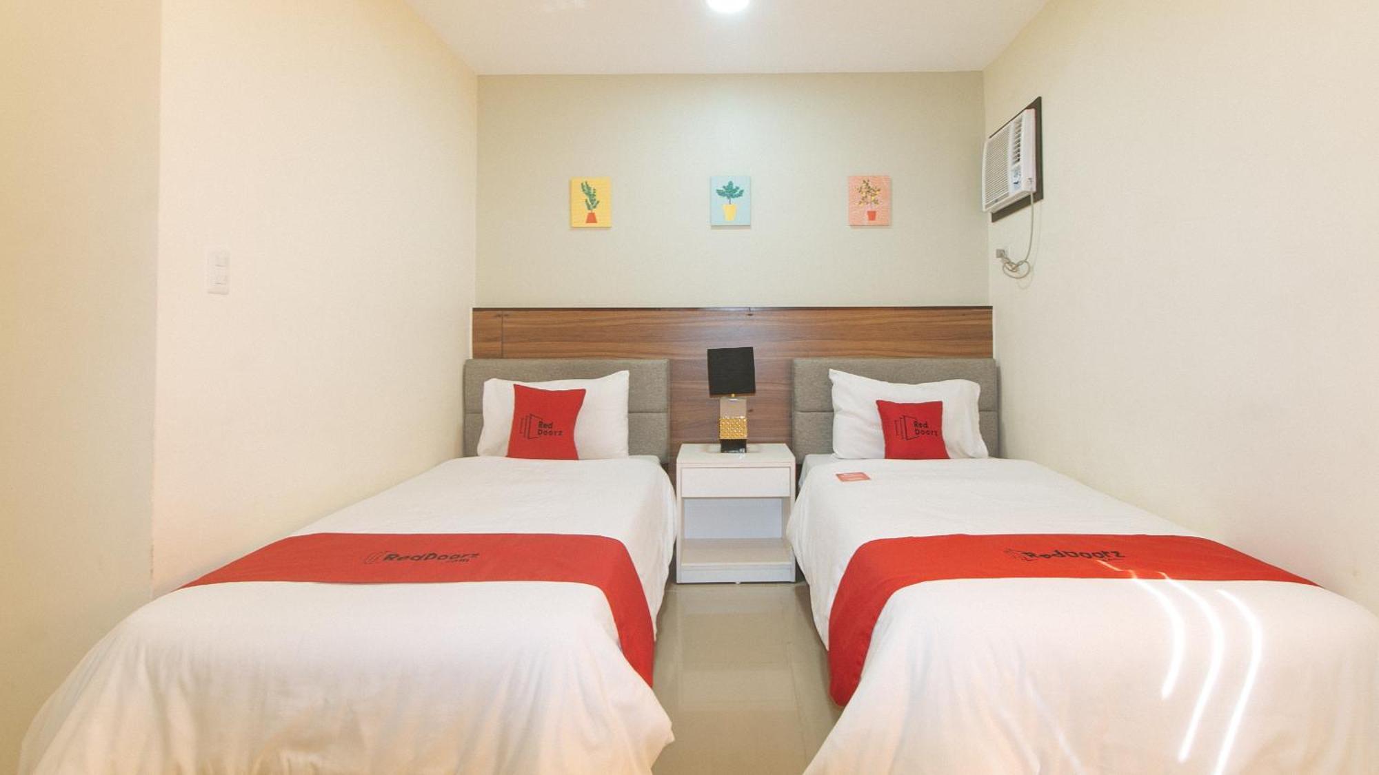 Reddoorz @ Leoncia Apartelle Mandawe Zewnętrze zdjęcie