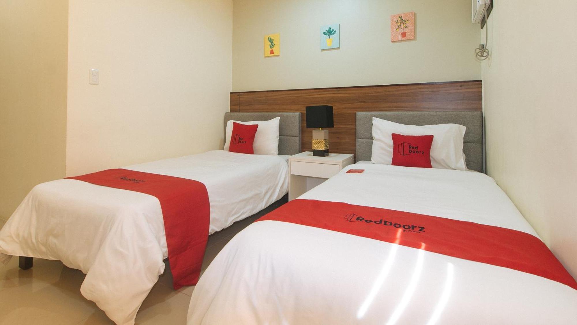 Reddoorz @ Leoncia Apartelle Mandawe Zewnętrze zdjęcie